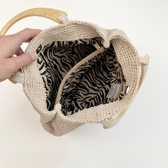 Vintage white cream crochet handbag summer vacation beach purse acetate handles - Picture 12 of 14